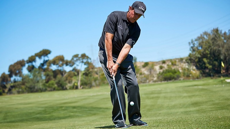 What's a go-to short game shot for amateurs?